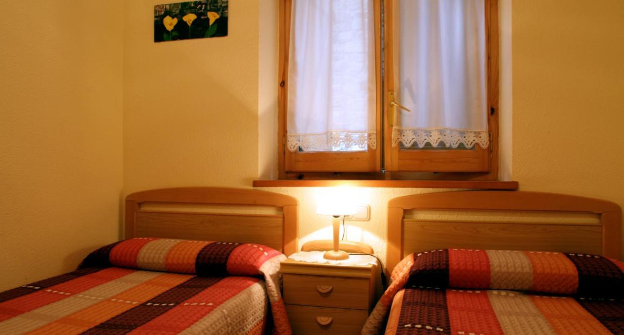 Apartaments La Llucana 바루에라 객실 사진